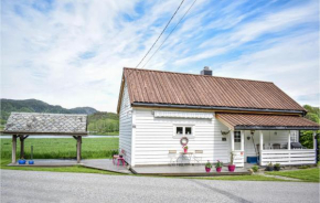 Гостиница Two-Bedroom Holiday Home in Torvikbygd  Тёрвикбюгд